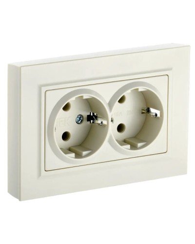 Розетка 2-местная с з/к РСш12-3-БрКр бежевый BRITE (BR-R24-16-K10-F). Розетка с заземлением с защитными шторками в сборе. IEK в Барнауле